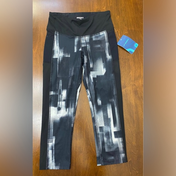 Brooks Pants - Brooks Women's Greenlight Capris Size XS NWT